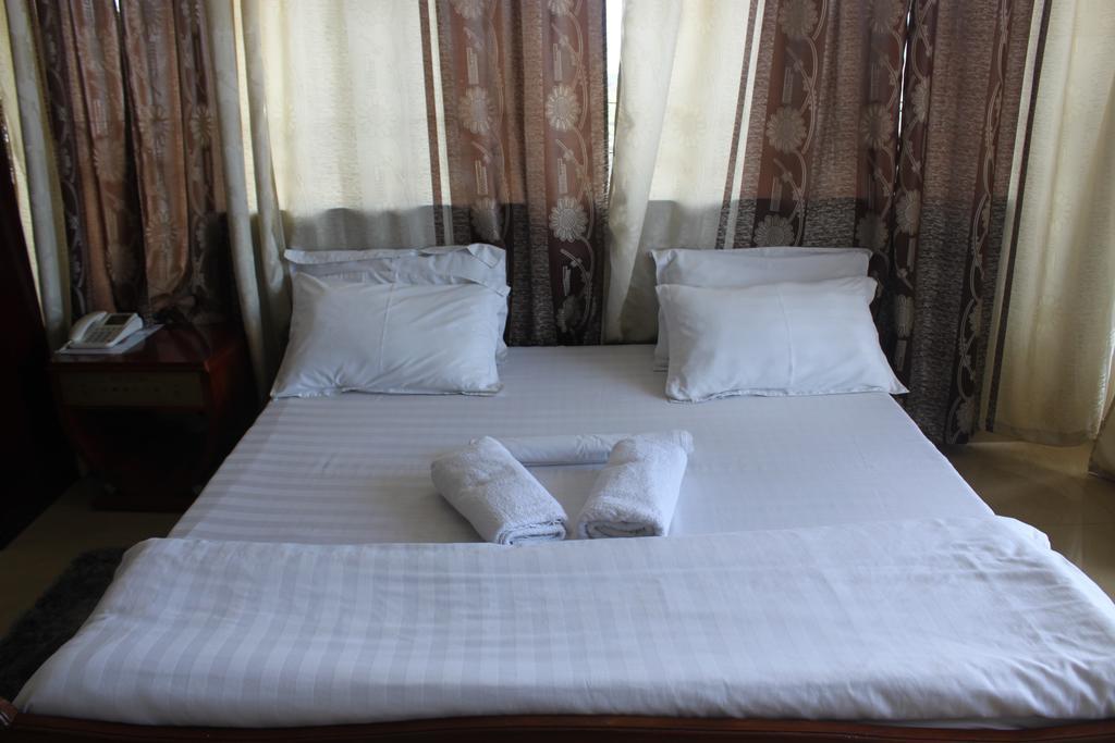 Mic Hotel Dar es Salaam Exterior photo