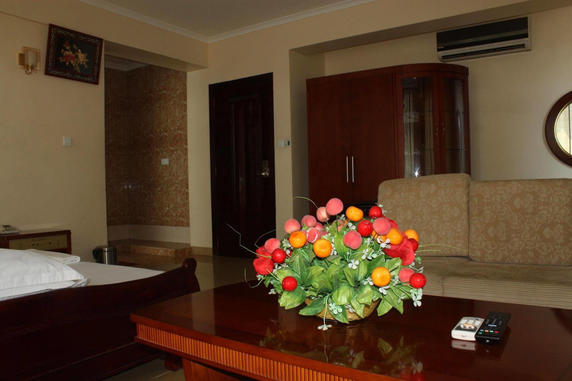 Mic Hotel Dar es Salaam Exterior photo
